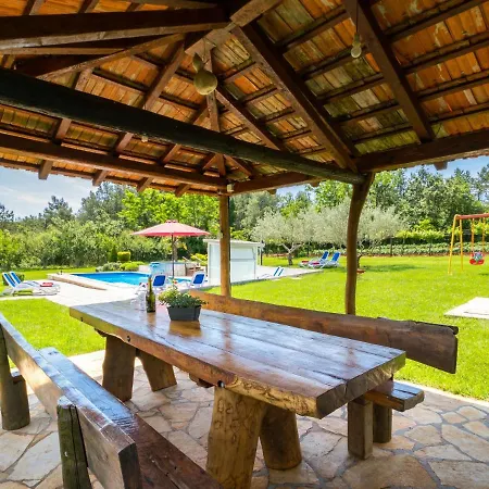Nevenka By Interhome *